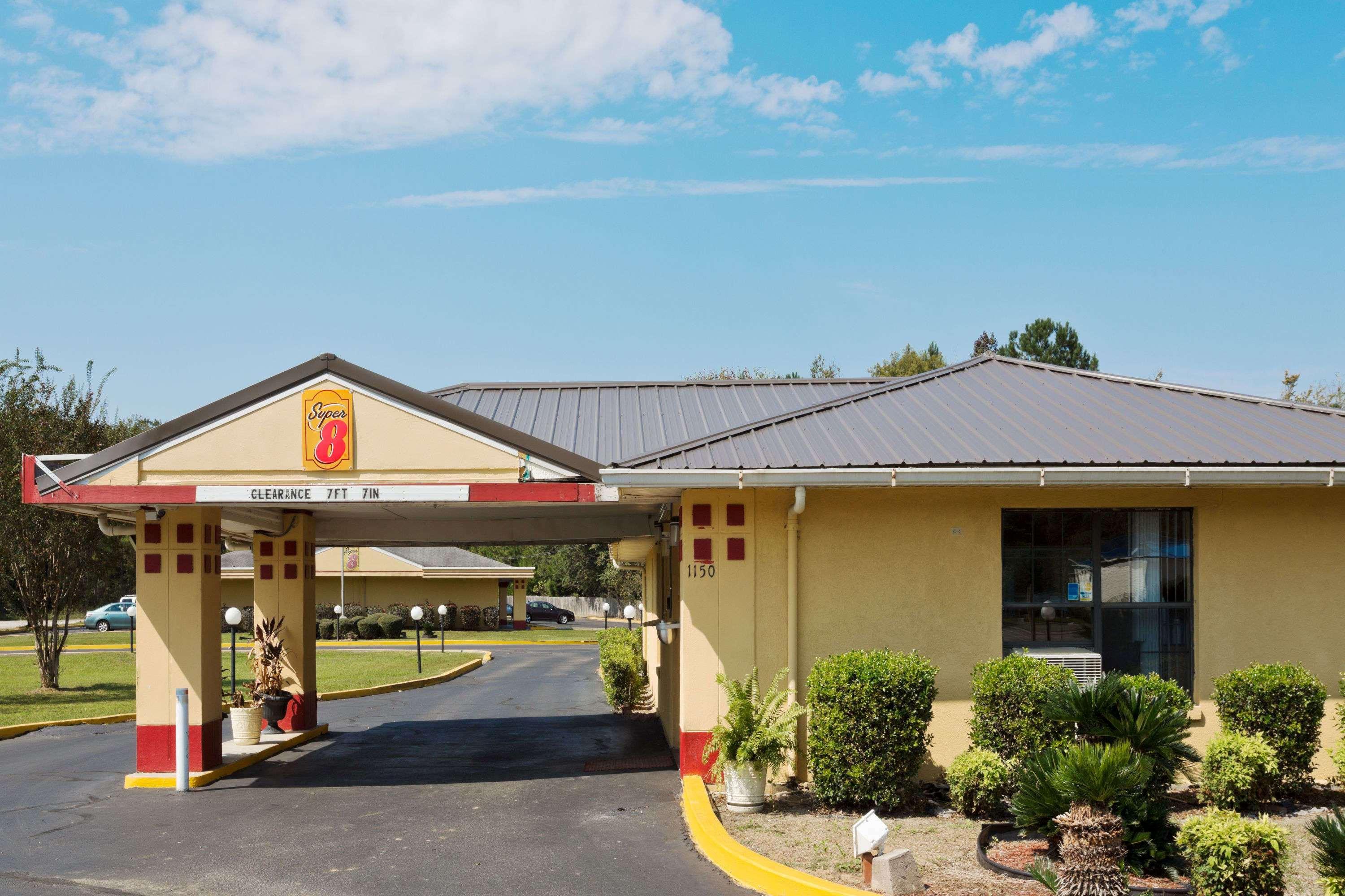 Super 8 By Wyndham Chipley Hotel Exterior foto
